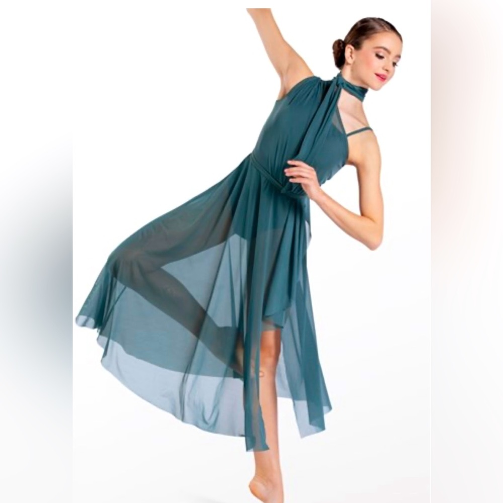 One Shoulder Tied Neck Dress
Never been worn 
Free hair piece never been worn
